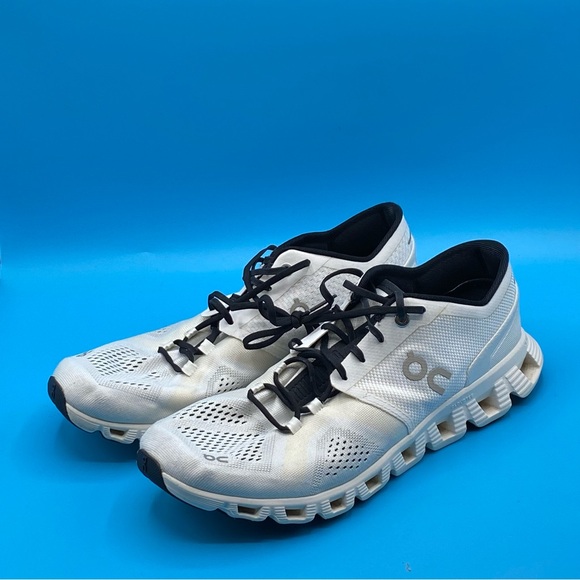 On Running Shoes - On Running White and Black Women's Sneakers